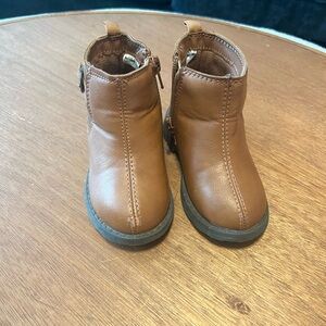 Tan Leather Ankle Boots with Slip-On Design and Rubber Sole